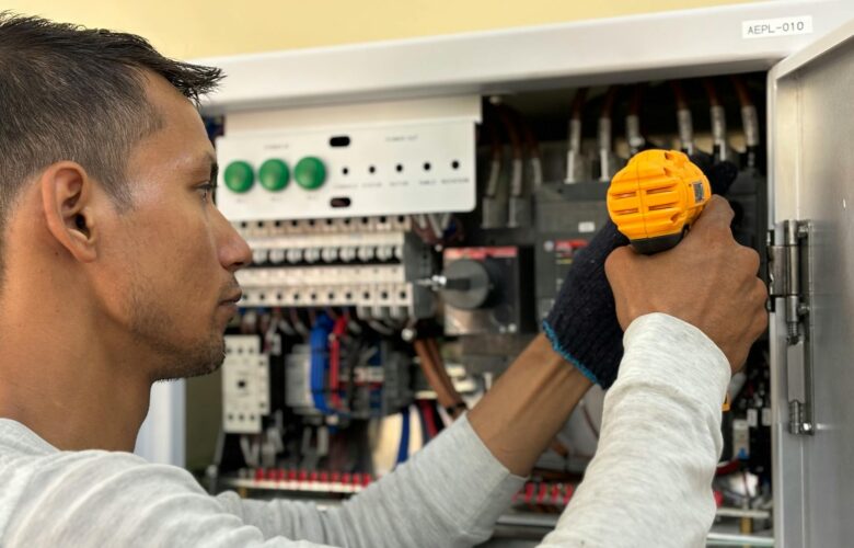How Electricians Balance Speed and Quality in Emergency Repairs